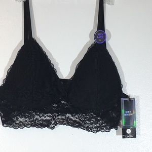 Body Frosting Intimates & Sleepwear - Body Frosting Black lace Bralette - L Body Frosting Intimates & Sleepwear - Body Frosting Black lace Bralette - L